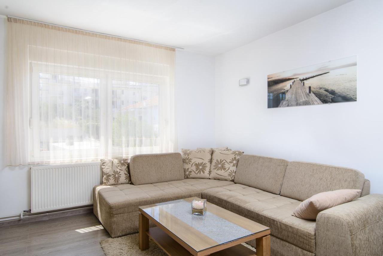 Apartments Tonka 特罗吉尔 外观 照片