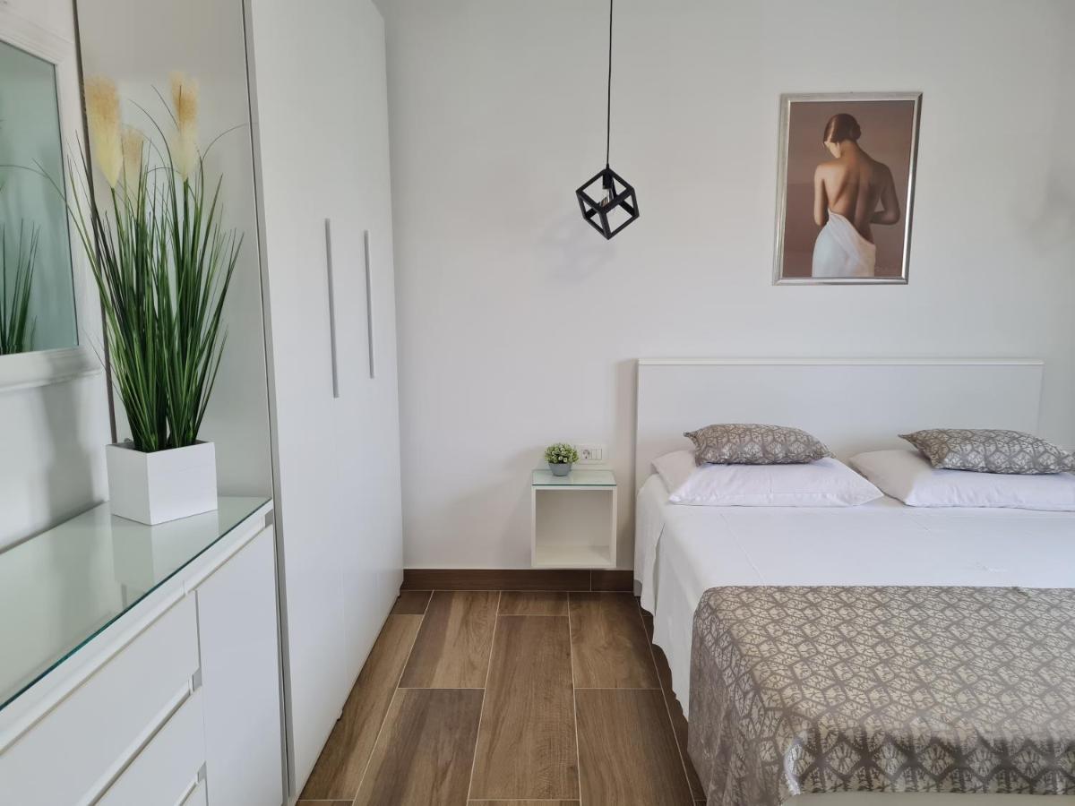 Apartments Tonka 特罗吉尔 外观 照片